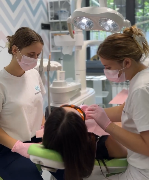 Обстеження в стоматології MAXXDENTAL